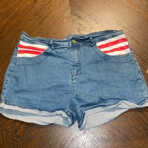 Women’s Where’s Waldo denim shorts size 11